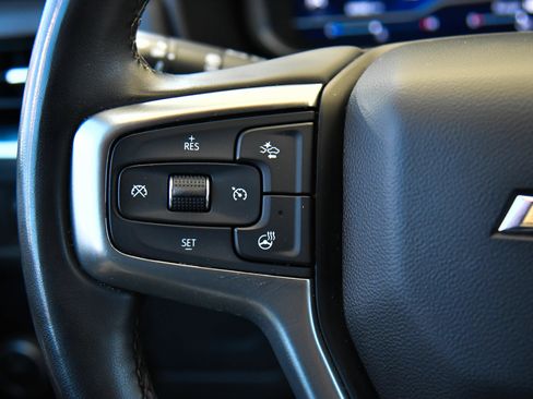 Used 2023 Chevrolet Suburban Premier RWD image 34