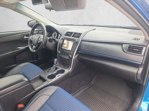 Used 2016 Toyota Camry SE FWD image 18