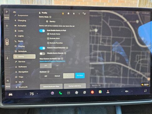 Used 2022 Tesla Model X image 45