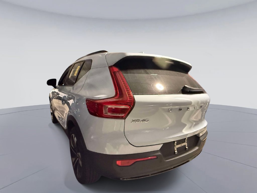Used 2026 Volvo XC40 B5 Plus AWD/4WD image 6