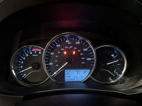 Used 2014 Toyota Corolla LE FWD image 12