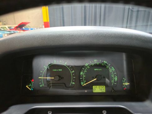 Used 2004 Land Rover Discovery SE image 94