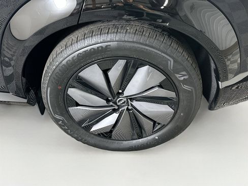 Used 2023 Nissan Ariya FWD image 11