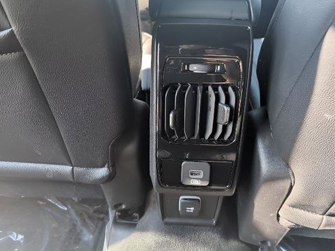 Certified 2024 Jeep Compass Limited image 21