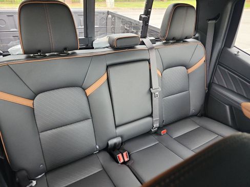New 2026 GMC Canyon AT4 w/ AT4 Premium Package AWD/4WD image 11