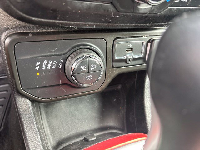Used 2020 Jeep Renegade Trailhawk w/ Cold Weather Group AWD/4WD image 14