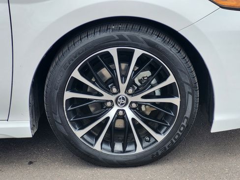 Certified 2019 Toyota Camry SE w/ Sunroof Package FWD image 8