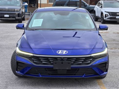 Used 2024 Hyundai Elantra Limited FWD image 2