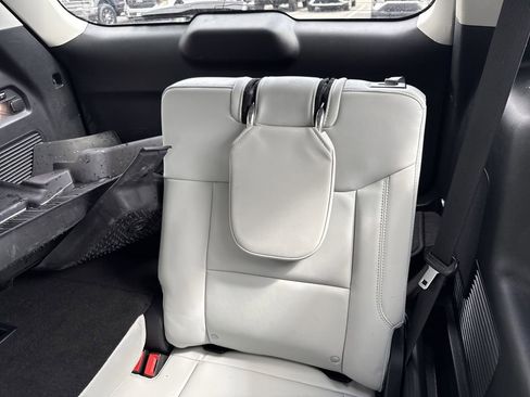 Used 2025 Ford Explorer Platinum w/ Ultimate Package image 15