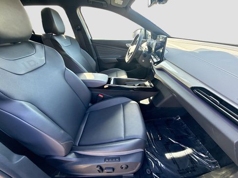 Used 2023 Volkswagen ID.4 S image 32