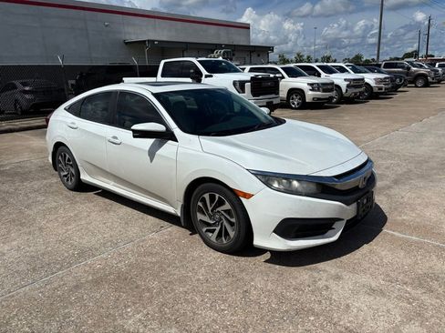 Used 2017 Honda Civic EX image 4