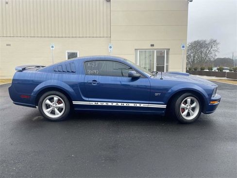 Used 2007 Ford Mustang GT Premium image 2