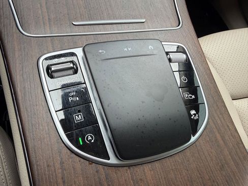 Used 2022 Mercedes-Benz GLC 300 4MATIC image 23