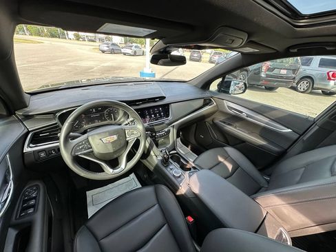 Used 2024 Cadillac XT6 Luxury AWD/4WD image 19