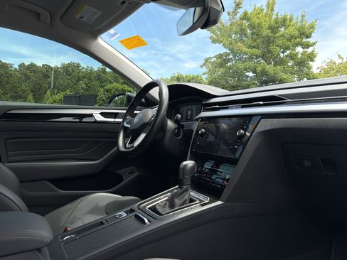 Used 2021 Volkswagen Arteon SE FWD image 6