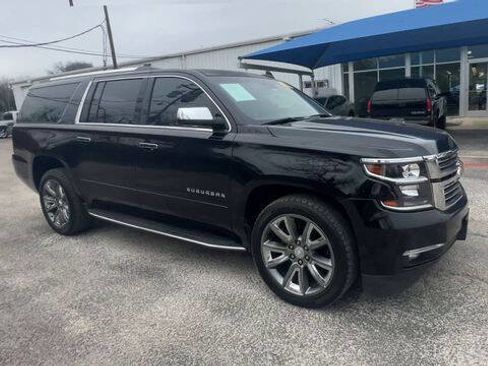 Used 2017 Chevrolet Suburban Premier image 2