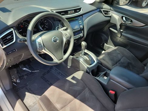 Used 2015 Nissan Rogue SV FWD image 22