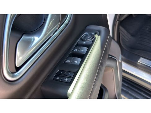 Used 2022 GMC Yukon SLT AWD/4WD image 12