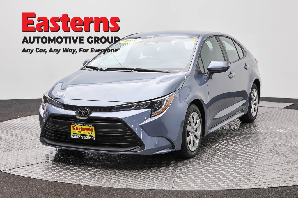 Used 2025 Toyota Corolla LE FWD image 1
