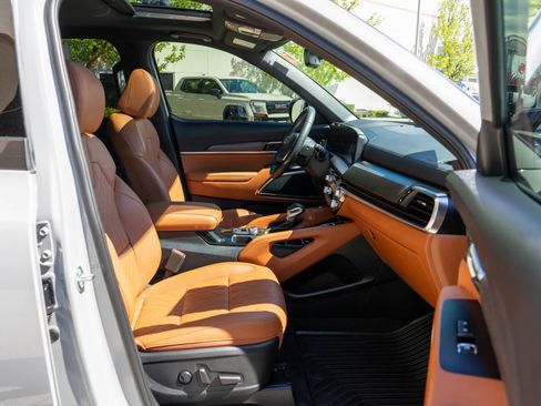 Used 2025 Kia Telluride SX X-Line AWD/4WD image 10