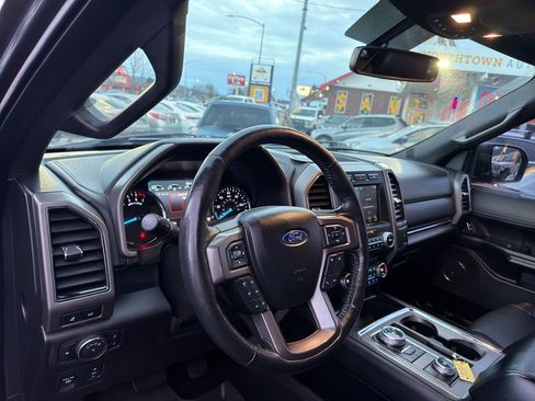 Used 2018 Ford Expedition Max XLT w/ Equipment Group 202A image 10