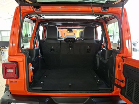 Used 2023 Jeep Wrangler Unlimited Rubicon 392 AWD/4WD image 30