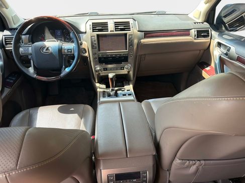 Used 2019 Lexus GX 460 Luxury AWD/4WD image 16