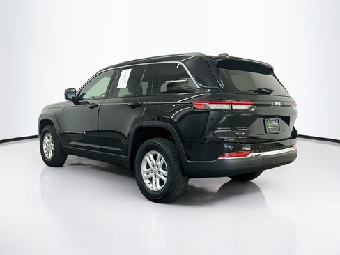Used 2023 Jeep Grand Cherokee Laredo AWD/4WD image 5