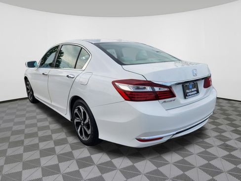 Used 2016 Honda Accord EX image 3