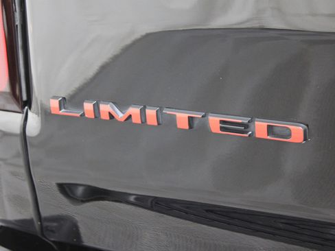 Used 2020 RAM 1500 Limited w/ Black Appearance Package image 39