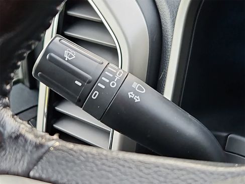 Used 2022 Ford F350 Lariat w/ FX4 Off-Road Package image 26