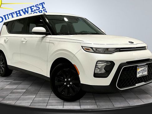 Used 2020 Kia Soul LX FWD image 3