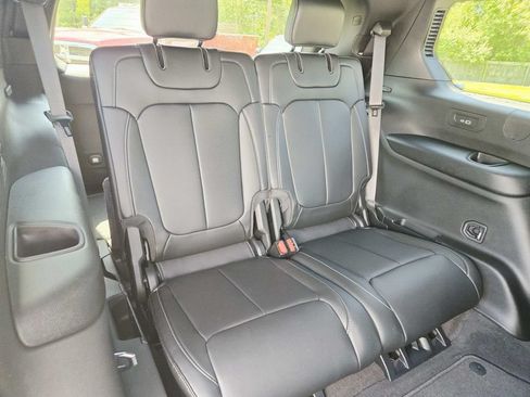 New 2026 Jeep Grand Cherokee L Limited w/ Limited Altitude Package AWD/4WD image 17