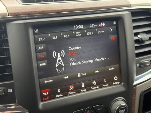 Used 2018 RAM 1500 Laramie w/ Convenience Group image 15