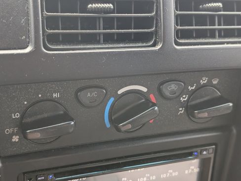 Used 2004 Toyota Tacoma PreRunner image 10