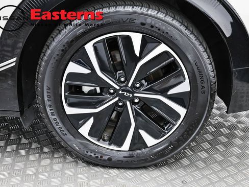 Used 2022 Kia EV6 Wind RWD image 36