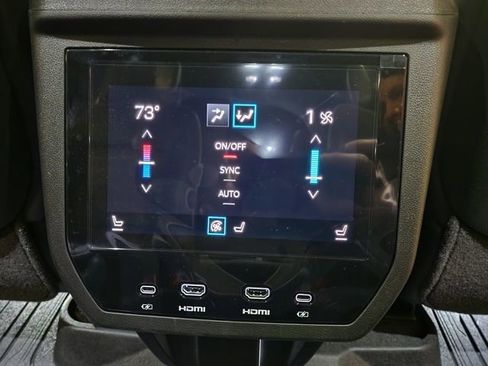 Certified 2025 GMC Yukon Denali Ultimate AWD/4WD image 21