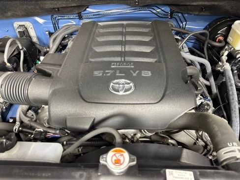 Used 2020 Toyota Tundra SR5 w/ SR5 Upgrade Package AWD/4WD image 9