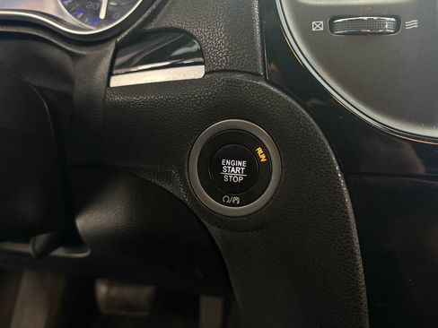 Used 2018 Chrysler 300 S w/ Safetytec Plus Group AWD/4WD image 27