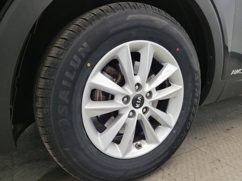 Used 2020 Kia Sorento LX image 31