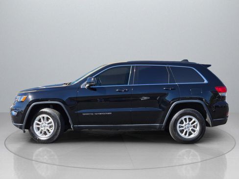 Used 2020 Jeep Grand Cherokee Laredo image 4