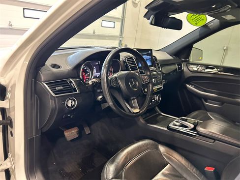 Used 2019 Mercedes-Benz GLS 450 4MATIC image 17