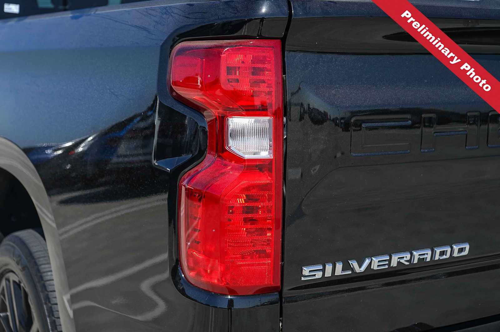 Used 2022 Chevrolet Silverado 1500 LT w/ Bed Protection Package RWD image 9