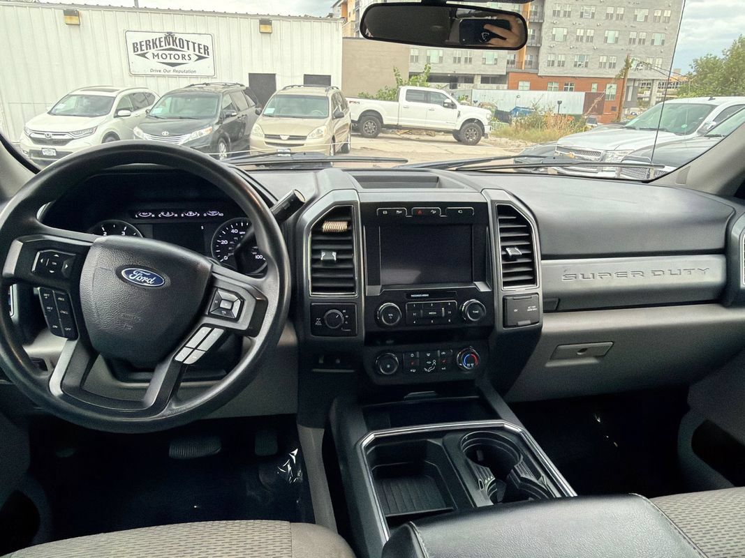 Used 2021 Ford F350 XLT w/ XLT Premium Package AWD/4WD image 10