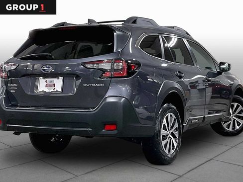 Used 2025 Subaru Outback Premium AWD/4WD image 13