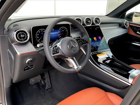 Certified 2026 Mercedes-Benz GLC 300 image 8