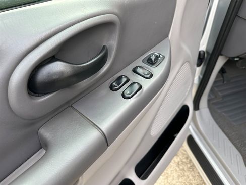 Used 1999 Ford F150 4x4 Regular Cab image 12