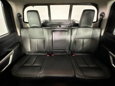 Used 2018 Nissan Titan PRO-4X w/ Pro-4x Convenience Package AWD/4WD image 13