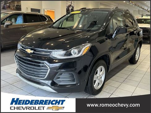 Used 2022 Chevrolet Trax LT w/ LT Convenience Package image 5