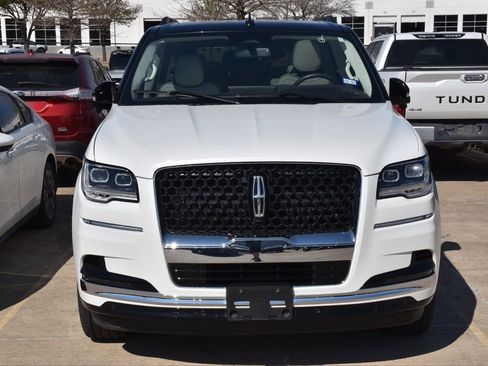 Used 2023 Lincoln Navigator Black Label image 3